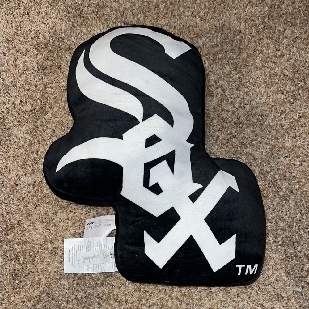 foco genuine merchandise chicago white sox pillow
